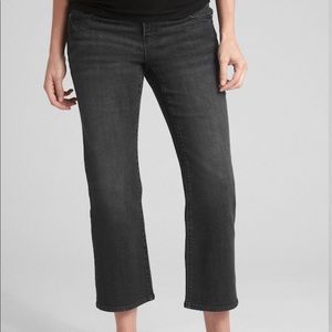 *NWT* GAP Maternity Full Panel Crop Kick Jeans